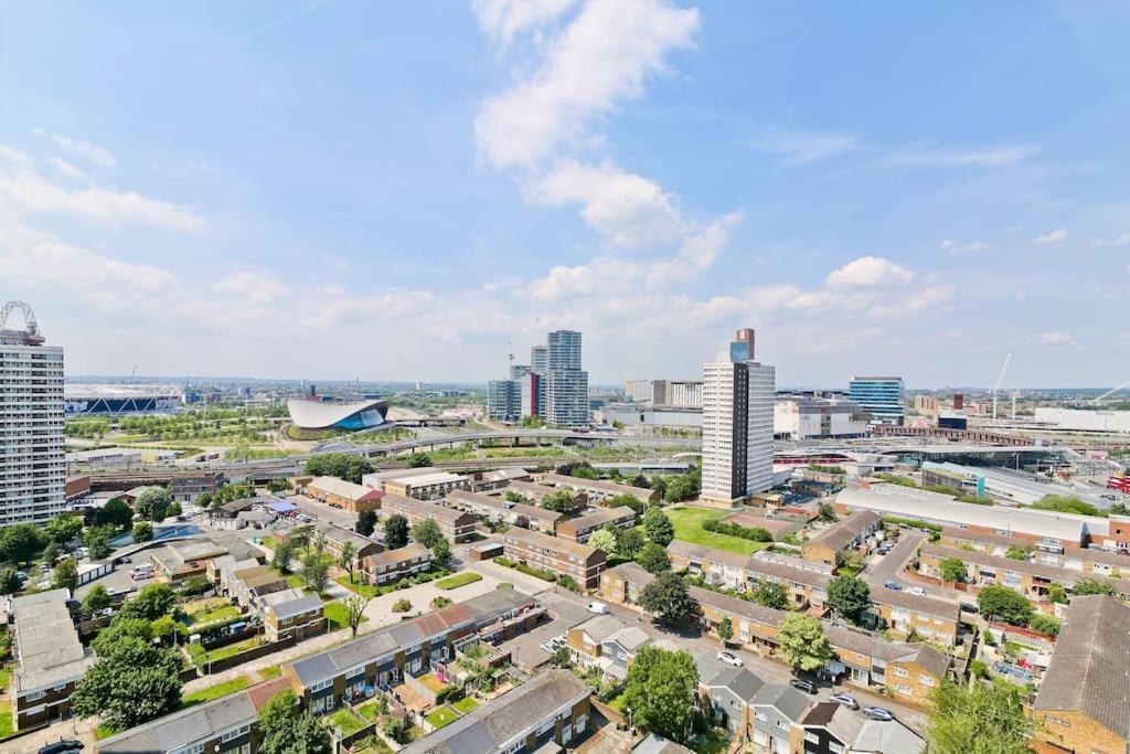 2 Bed 2 Baths Apt In Stratford Lägenhet London Exteriör bild
